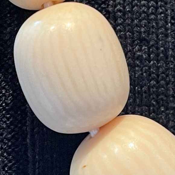 Vintage Art Deco French Celluloid Galalith Graduated Necklace Hidden cla… - Picture 3 of 15